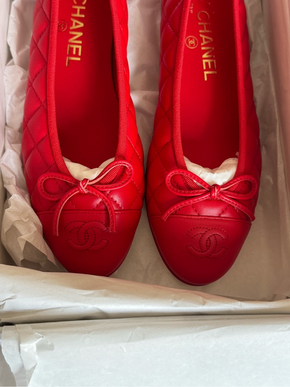 2026 Chanel Red Quilted Ballet Flats - Picture 3 of 4